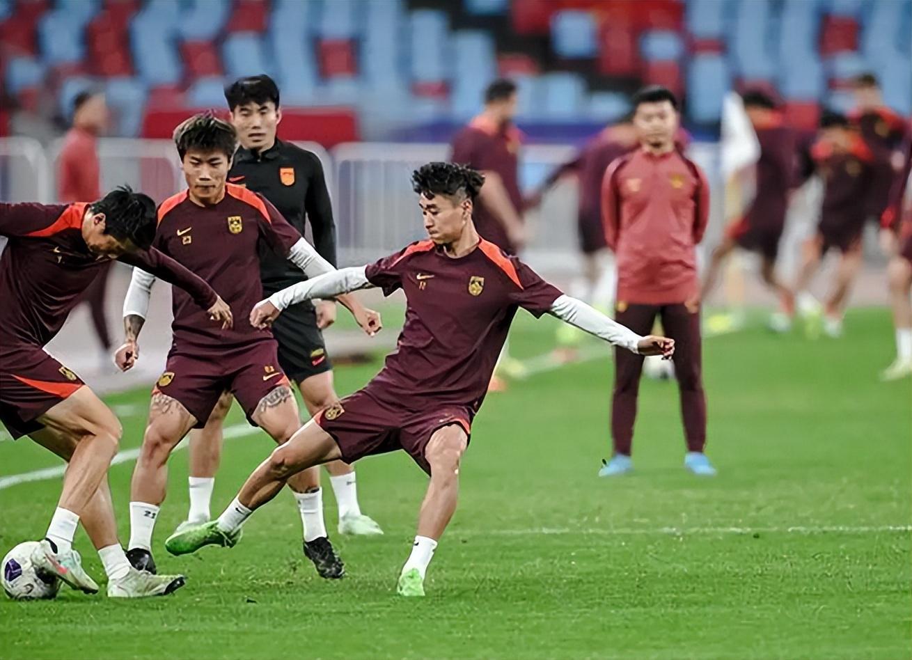 世界杯官方手机客户端安装-振奋！中国男足逼平身价十亿豪门，天才中锋爆发，给U23做出榜样